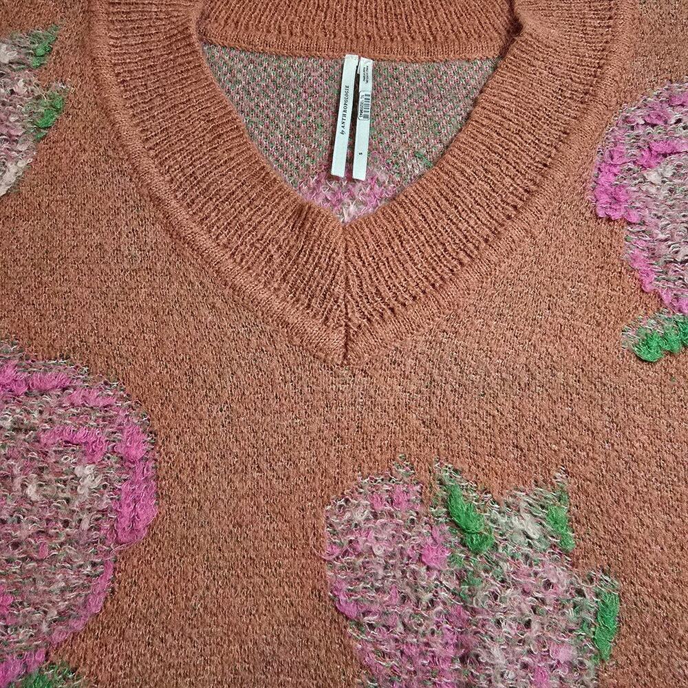 Anthropologie V-neck sweater - Picture 13 of 14